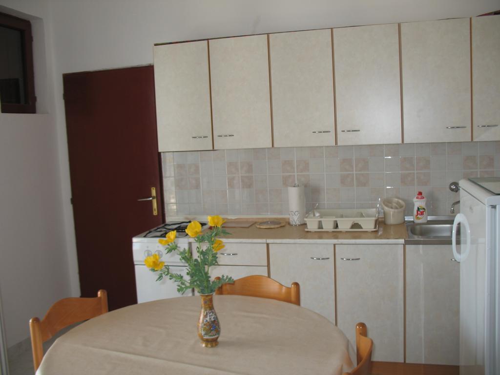 Vera Apartment Pag Town